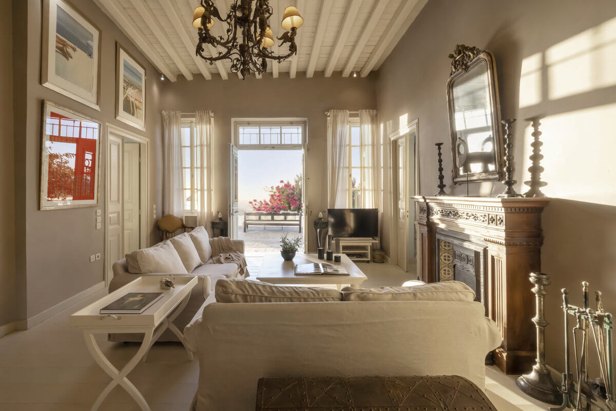 Villa Morpho interior